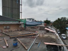 平屋顶改树脂瓦坡屋顶，施工前如何措置现场？